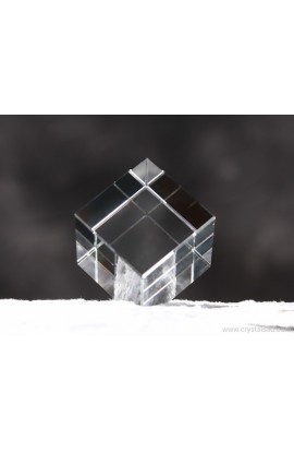 Crystal cube 60*60*60 (2.7*2.7*2.7")