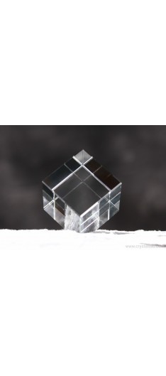 Crystal cube 50*50*50 (2*2*2")